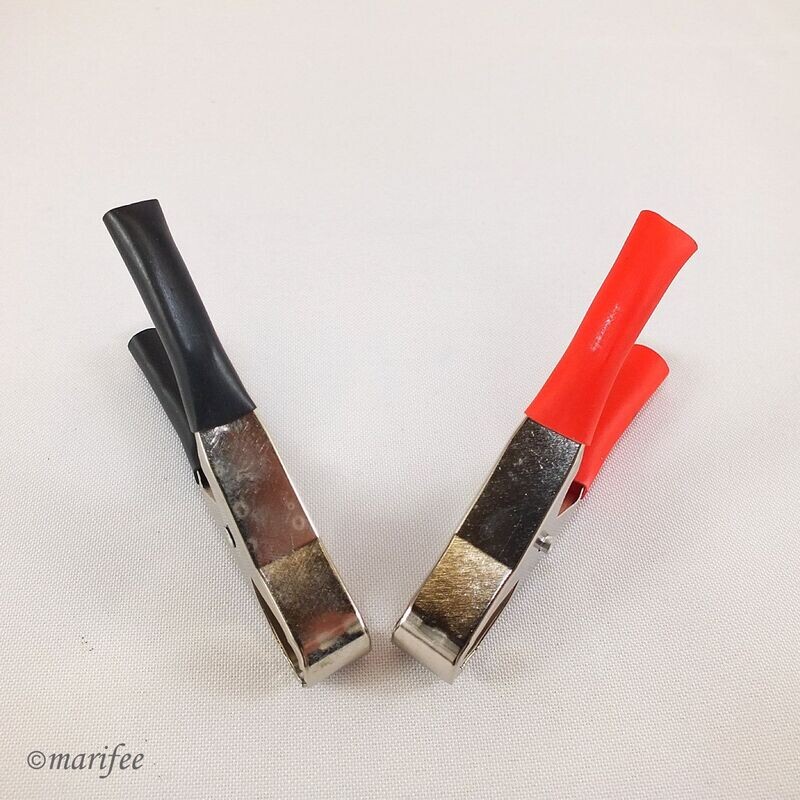 Batterieklemmen 68 × 32 mm, 2 Stück, Isoliert, 20 A Batterieklemmen 68 × 32 mm, 2 Stück, Isoliert, 20 A