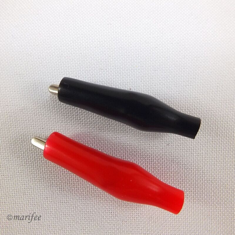 Krokodilklemmen 35 × 2,5 mm, 2 Stück, Isoliert, 60 VDC Krokodilklemmen 35 × 2,5 mm, 2 Stück, Isoliert, 60 VDC