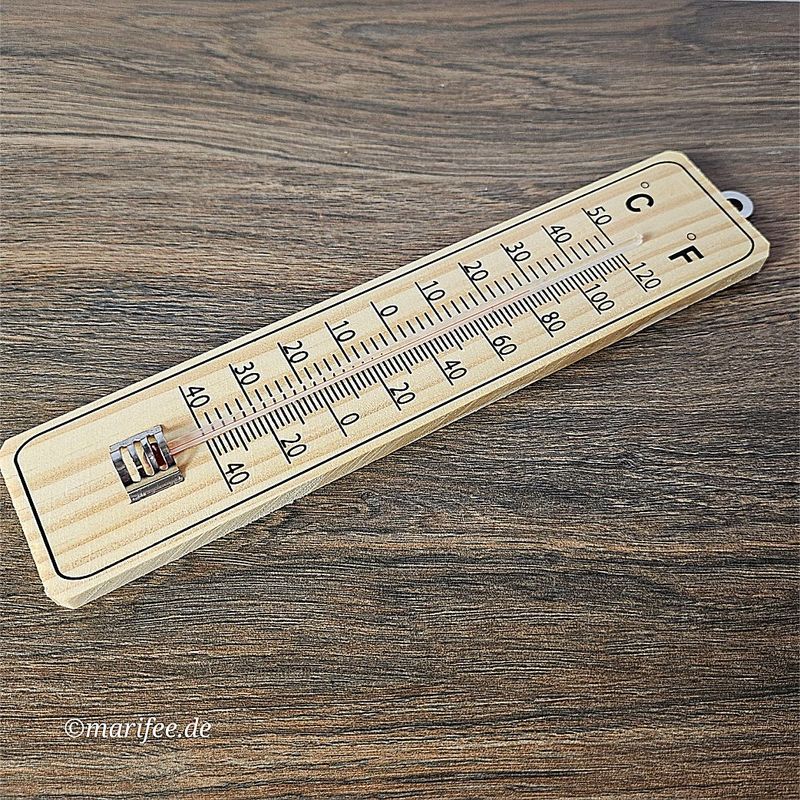 Grosses Holzthermometer Celsius und Fahrenheit Grosses Holzthermometer Celsius und Fahrenheit