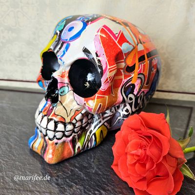 Totenkopfskulptur, Graffiti, Art-Color, Schädel