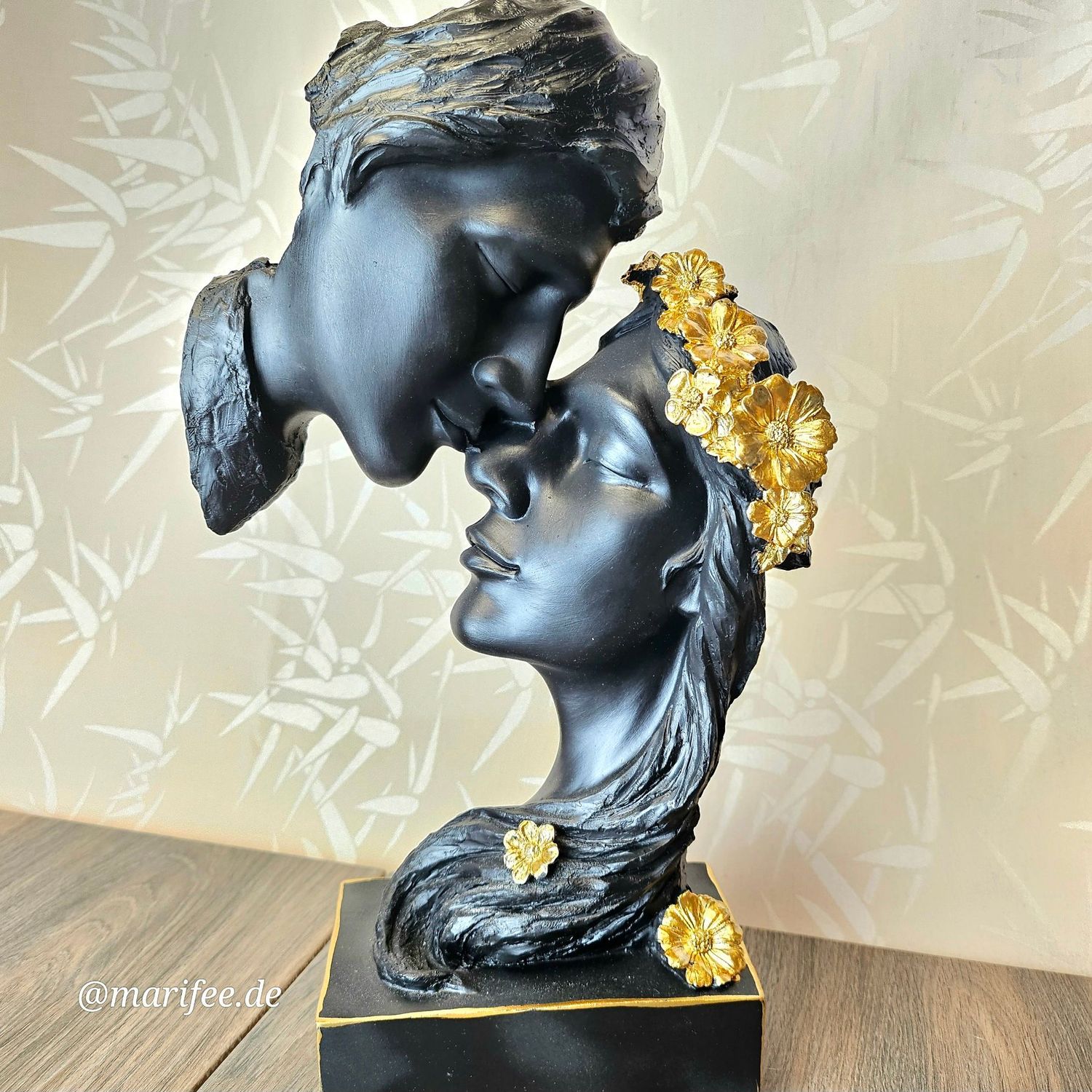 Liebespaar-Skulptur aus Polyresin, 165 × 72 × 290 mm