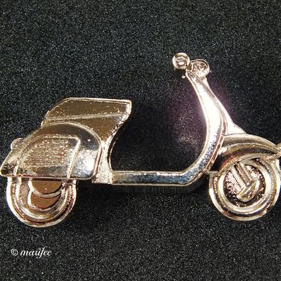 Schlüsselanhänger Vespa-Motorroller, 3D, silberfarben