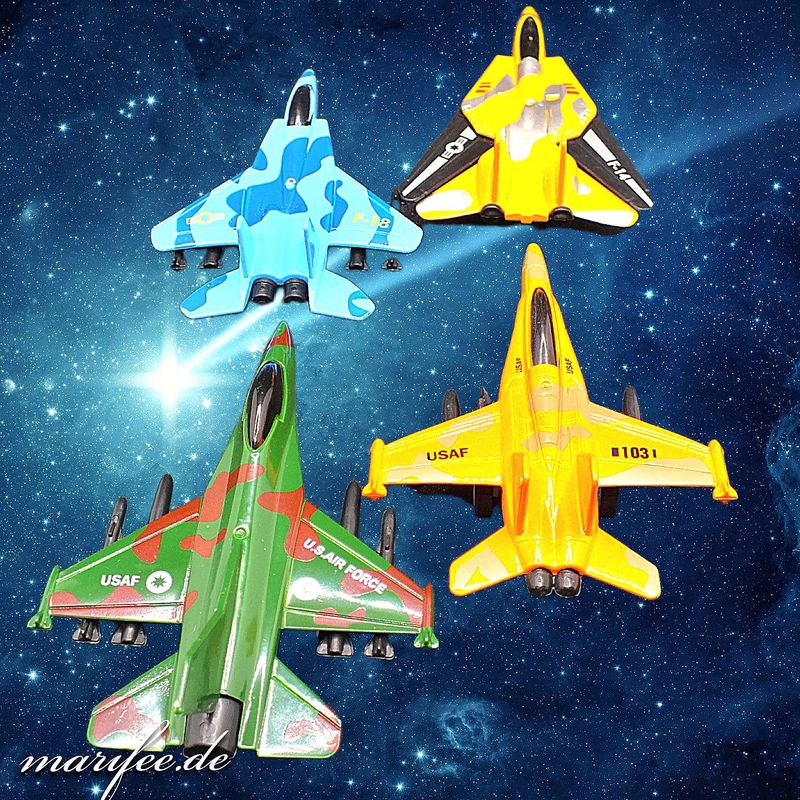 4 Stück Kampfjets/ Düsenjäger mit Pull-Back-Antrieb