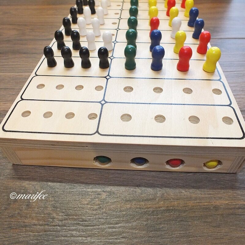 Logikspiel aus Multiplexholz für 2 Spieler Logikspiel aus Multiplexholz für 2 Spieler