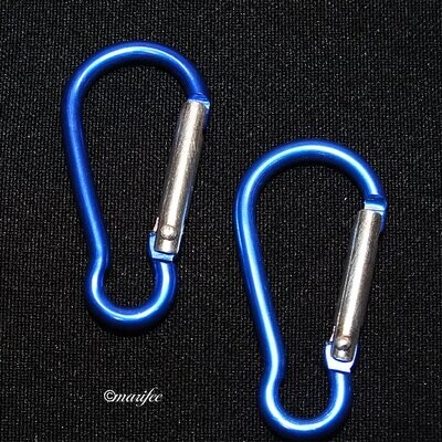 2 Stück Karabinerhaken Mini, Alu, Blau, 45 x 22 mm 2 Stück Karabinerhaken Mini, Alu, Blau, 45 x 22 mm