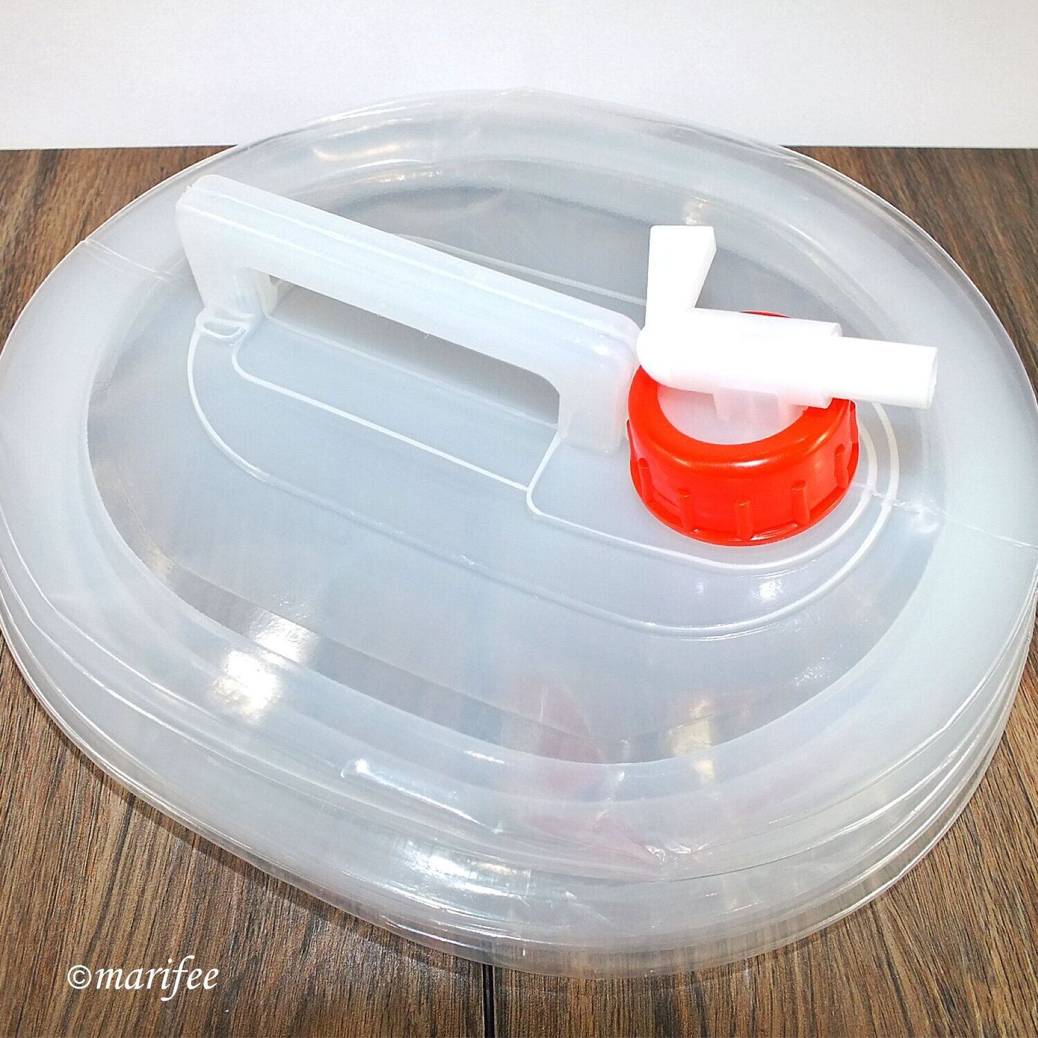 Faltbarer Wasserkanister 5 Liter mit Wasserhahn Faltbarer Wasserkanister 5 Liter mit Wasserhahn