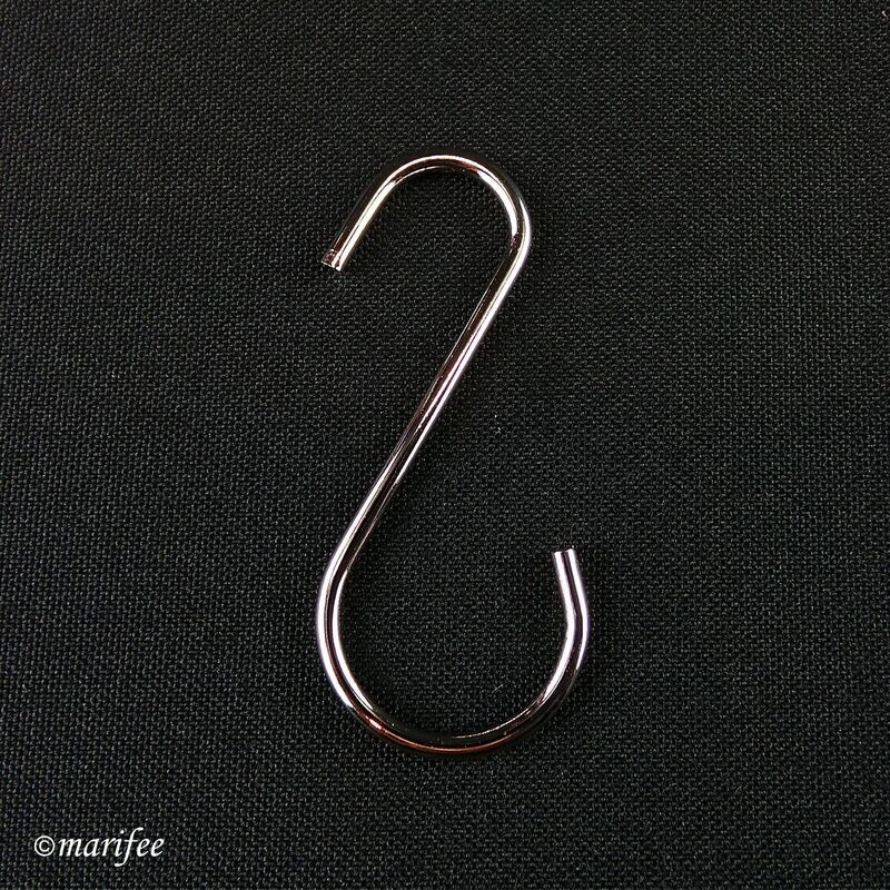 S-Haken 1 Stück 62 × 19/27 × 2,5 mm, silberfarben S-Haken 1 Stück 62 × 19/27 × 2,5 mm, silberfarben