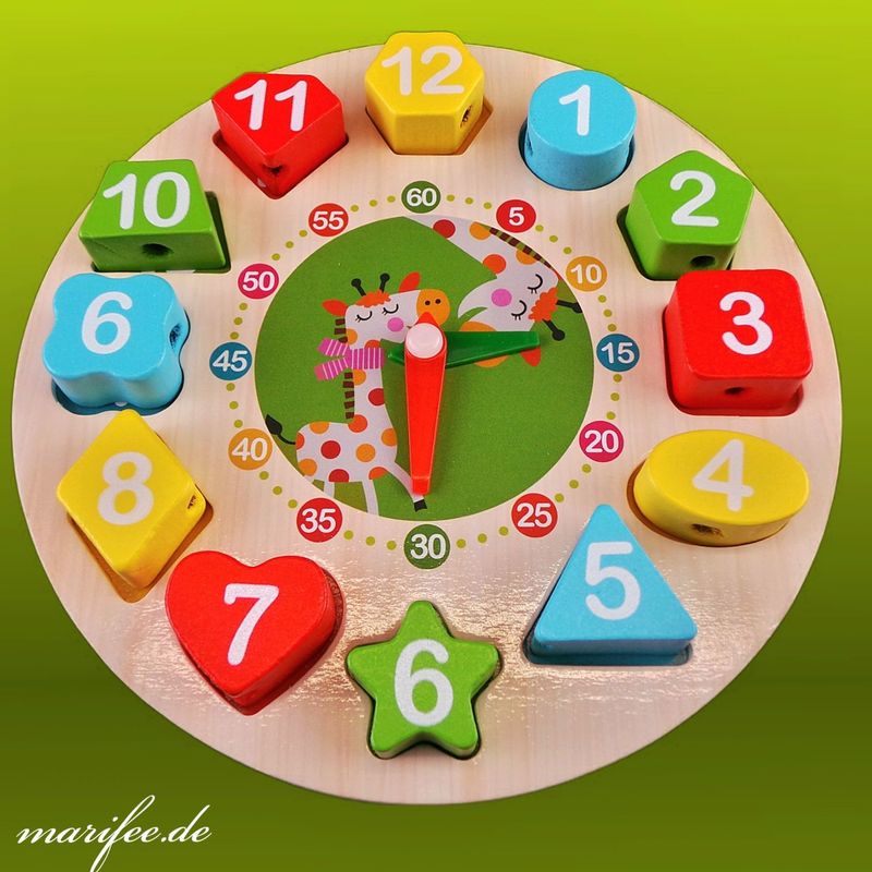 Kinder-Lernspielzeug aus Holz, spielerisch Zahlen, Farben und Zeit lernen Kinder-Lernspielzeug aus Holz, spielerisch Zahlen, Farben und Zeit lernen