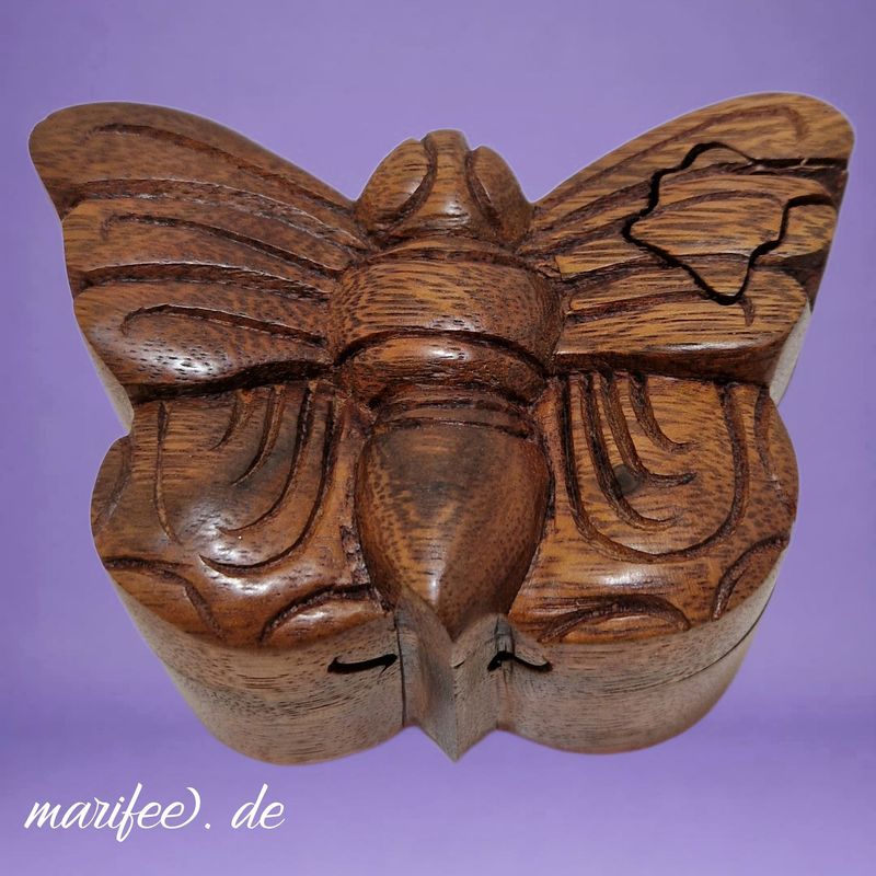 Holzbox Schmetterling aus Hartholz, mit Geheimfach, Schmuckdose Holzbox Schmetterling aus Hartholz, mit Geheimfach, Schmuckdose