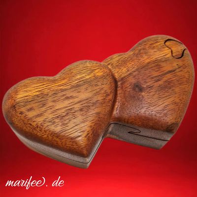 Holzbox Herzen aus Hartholz, mit Geheimfach, Schmuckdose Holzbox Herzen aus Hartholz, mit Geheimfach, Schmuckdose