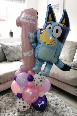 Bluey Balloon Stack with Personalised Blue Number