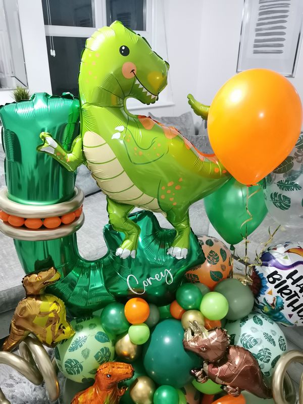 Deluxe Dino Roar Balloon Stack