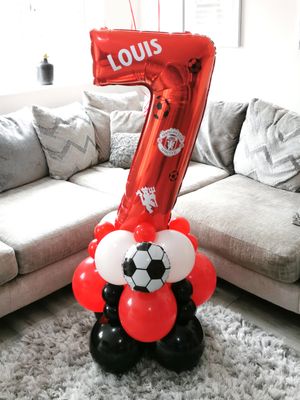 Manchester United Balloon Stack with Personalised Red Number