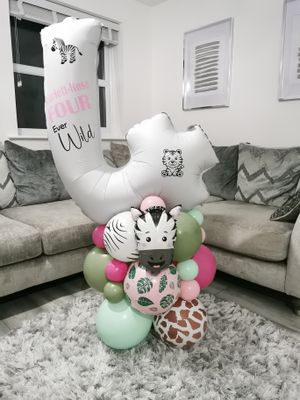 Four Ever Wild Balloon Stack with Personalised White Number Four Ever Wild Balloon Stack with Personalised White Number