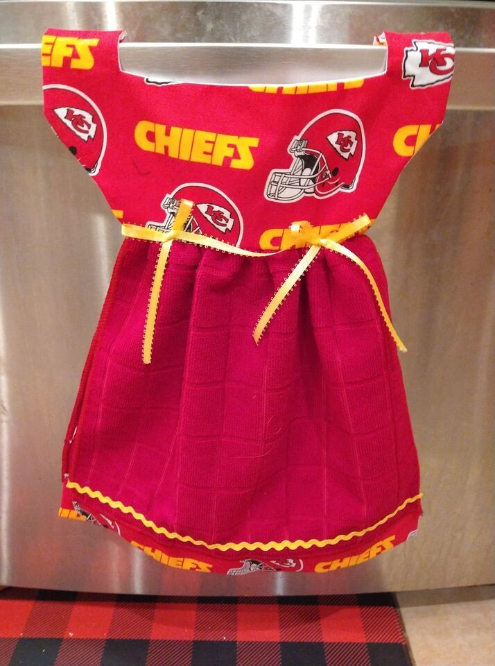 Pink Nana&#39;s Handmade Chiefs Over the Oven