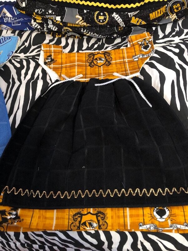 Pink Nana's Handmade Mizzou Over the Oven