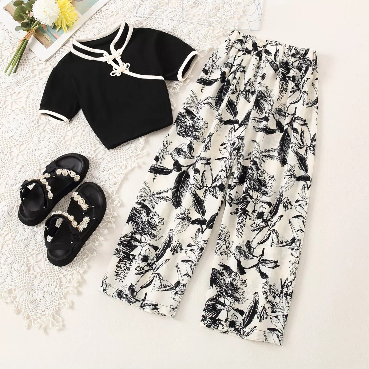 Sweet Chinese Knot Top & Plants Decor Trousers
