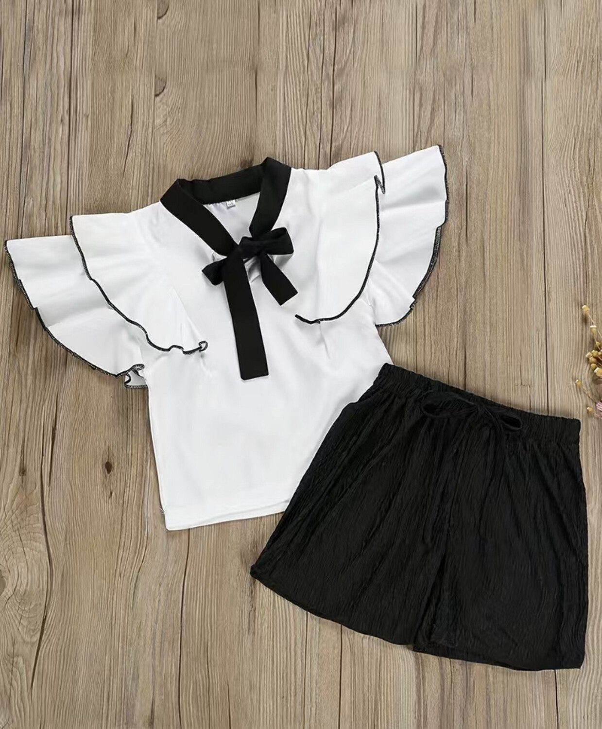 Girls Butterfly Sleeves Neck Tie Blouse & Shorts Set