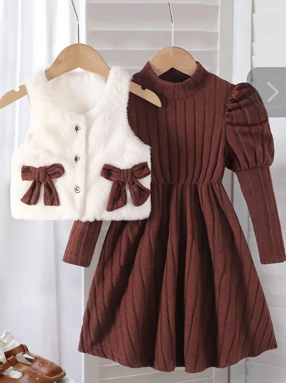 Elegant Knit Dress with Bow Decor Vest