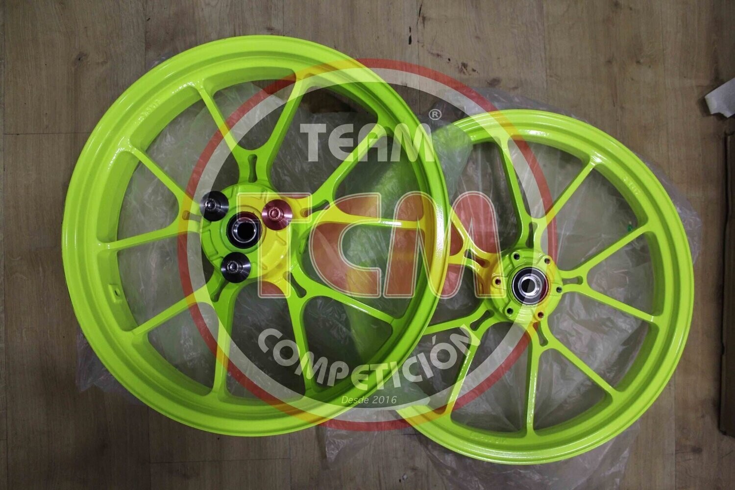 JUEGO LLANTAS 17″ LIGERAS PM4/PROMO3/M5 (AMARILLO FLUOR)3,5″- 2,5″