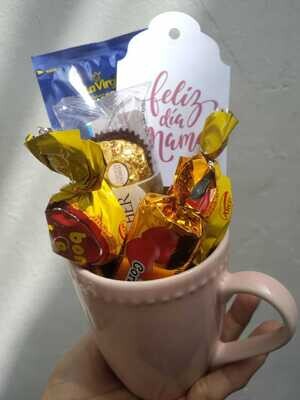 Taza con golosinas