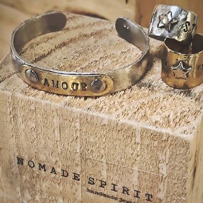 Bracelet jonc &quot;AMOUR&quot;