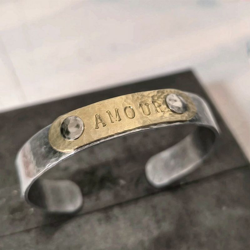Bracelet jonc &quot;AMOUR&quot;