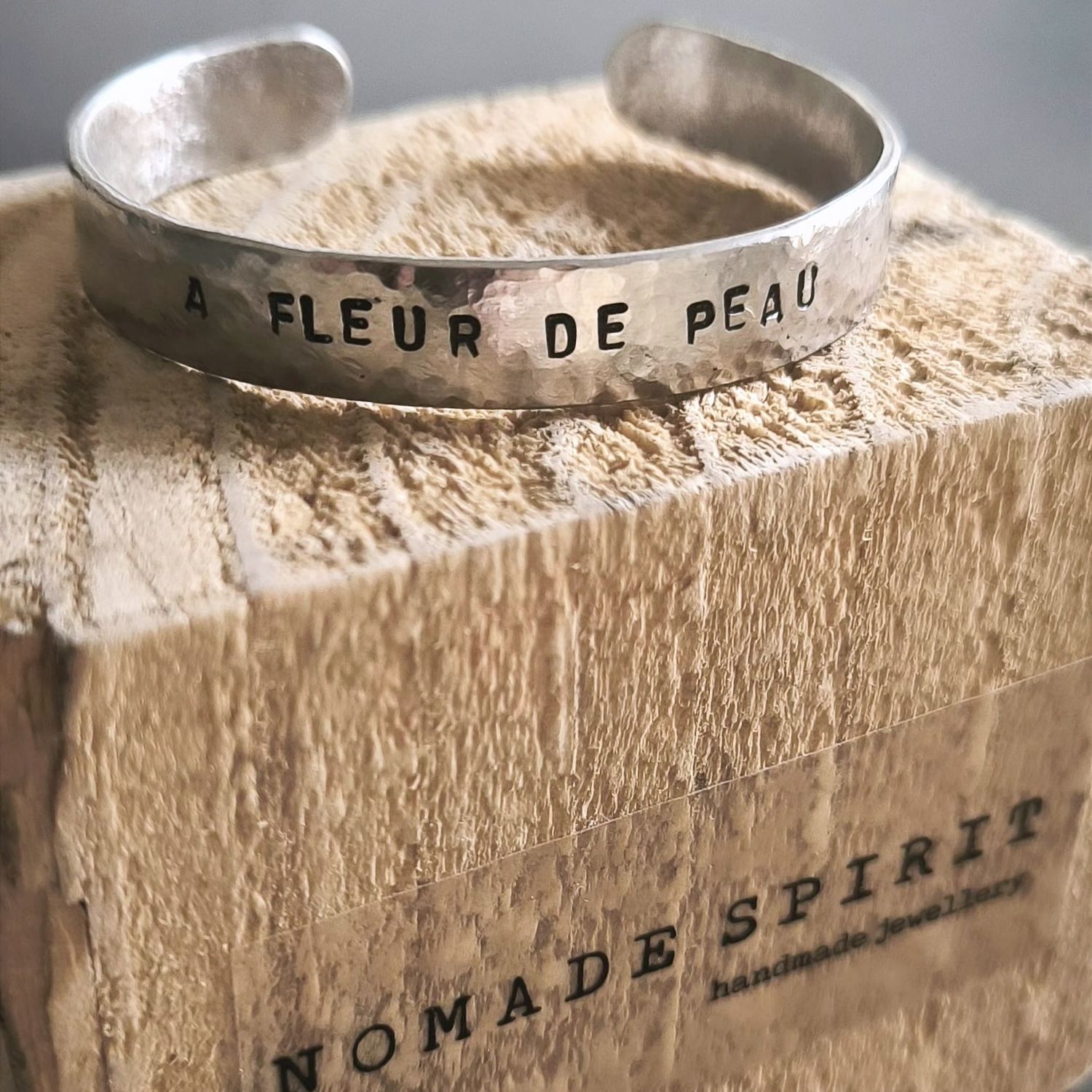 Bracelet jonc &quot;A FLEUR DE PEAU&quot;