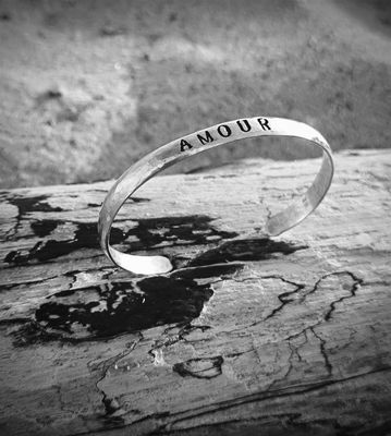 Bracelet jonc &quot;AMOUR&quot;