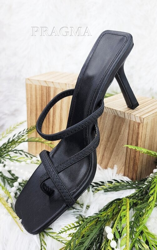 IRAIA BLACK STRETCH PU