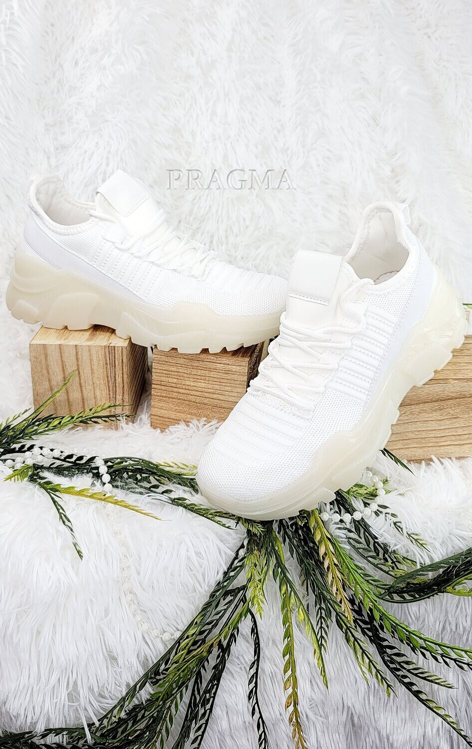 HANYA WHITE FLYNIT