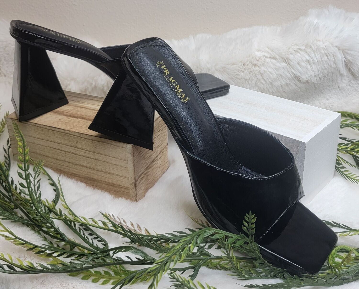 DANNA BLACK DANNA BLACK