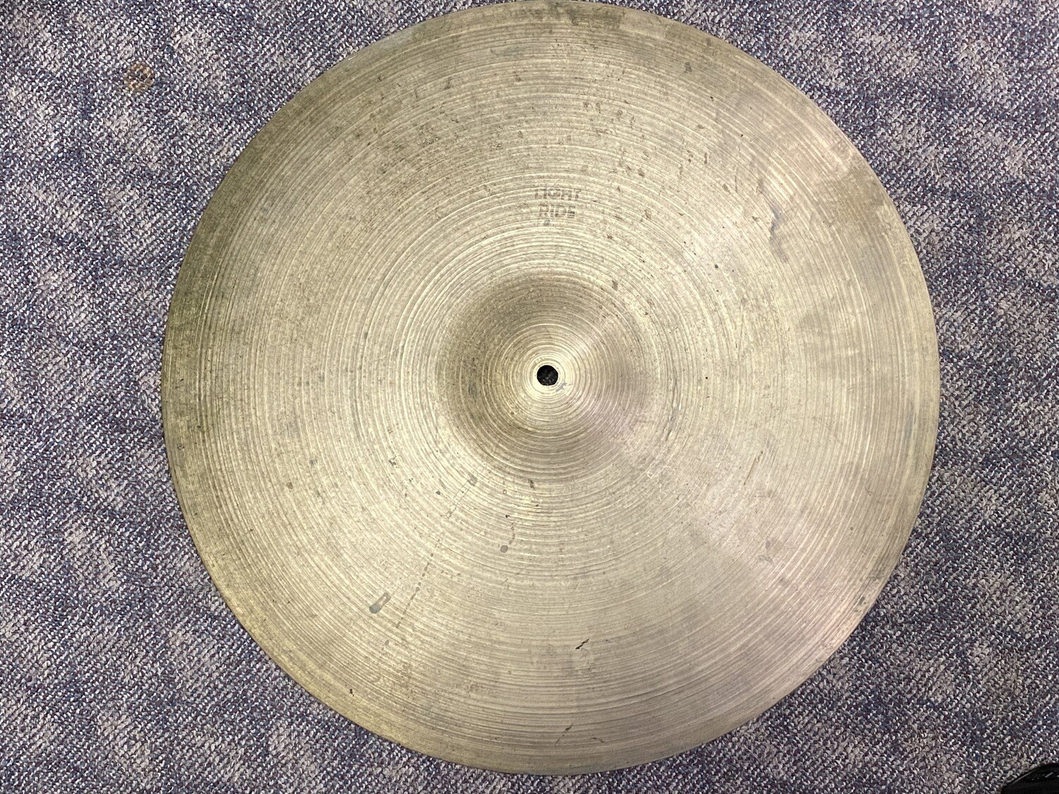 20" Zildjian hollow Logo light right