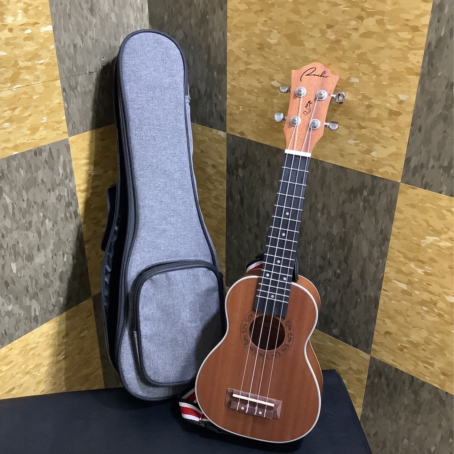 Ranch Soprano Ukelele UK 21 Model with Bag