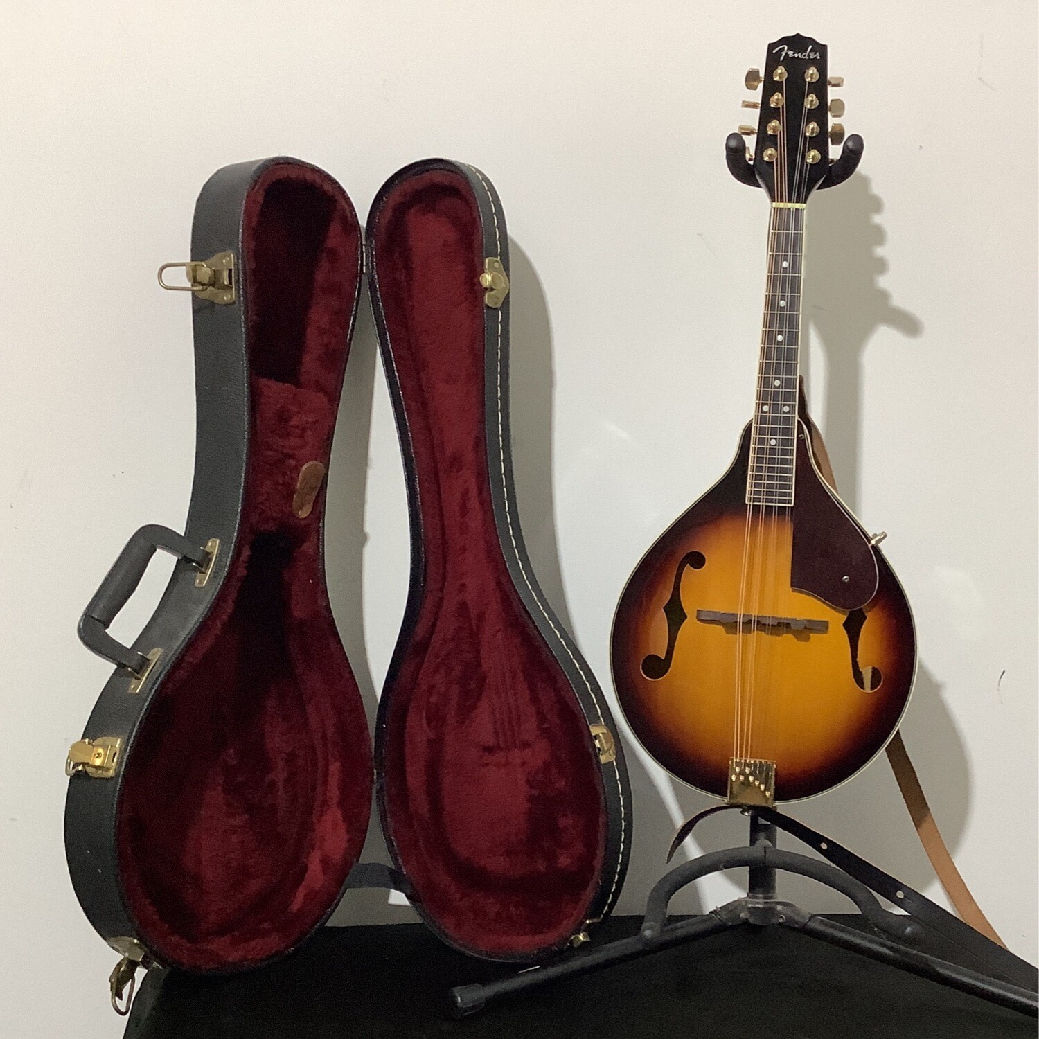 Fender Mandolin Model FM-53S SB W/Hardshell Case
