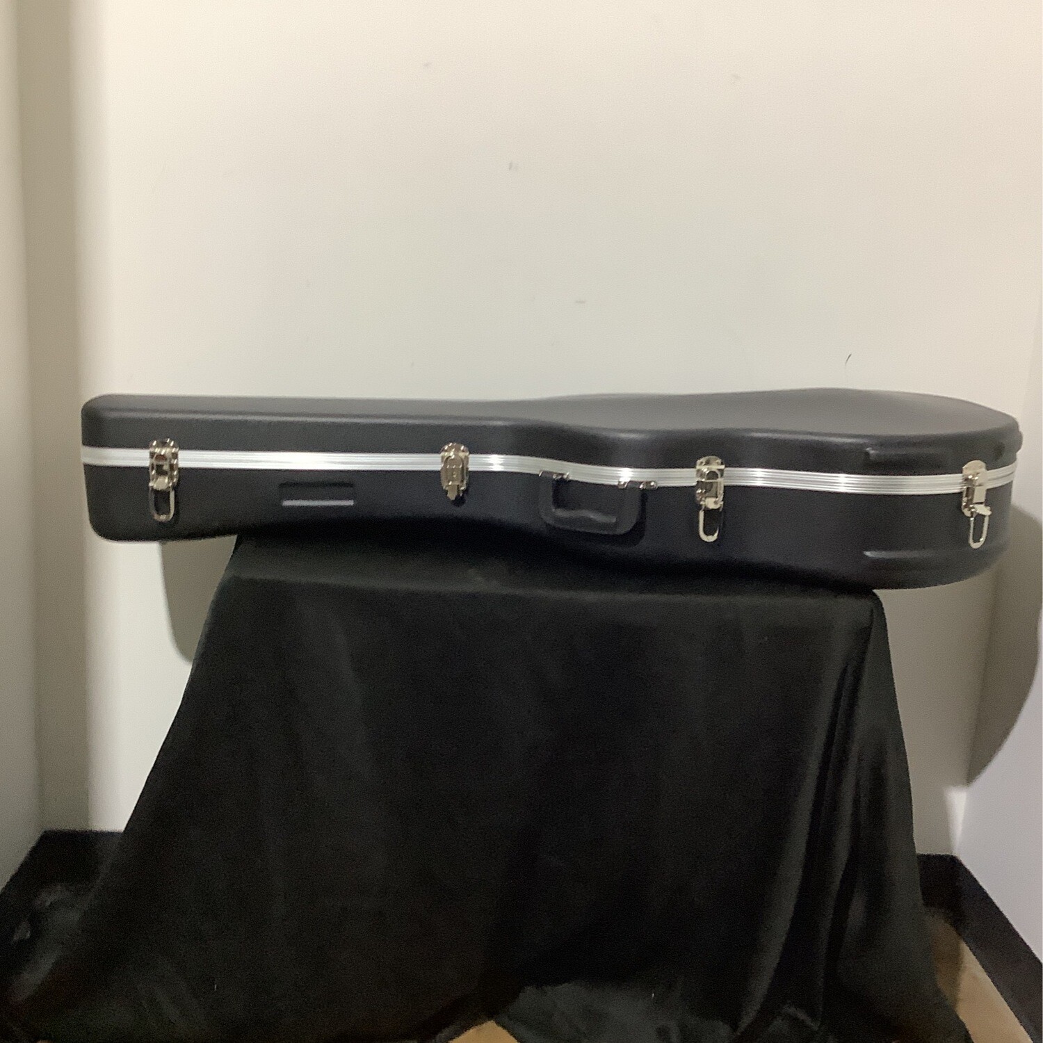 Acoustic Guitar Hardshell Case
