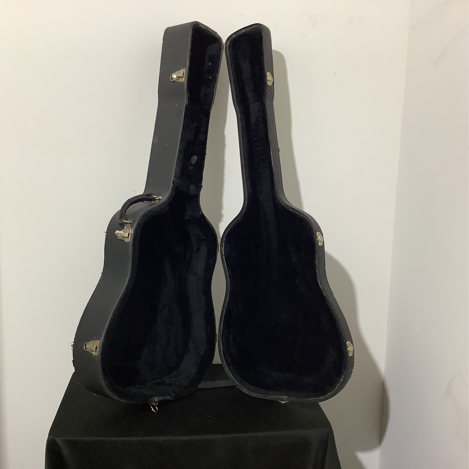 Hardshell Acoustic Guitar Case