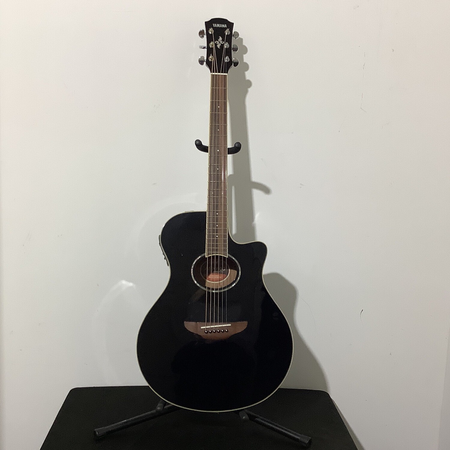 Yamaha APX 600 Acoustic Electric Guitar