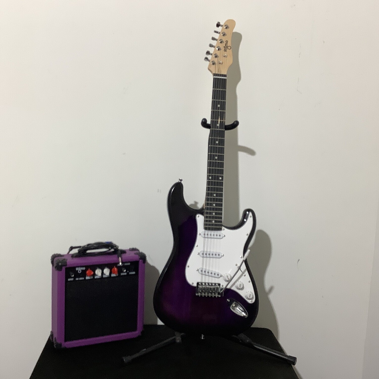 Ritmo Electric Guitar W/Ritmo RA-20 Amp
