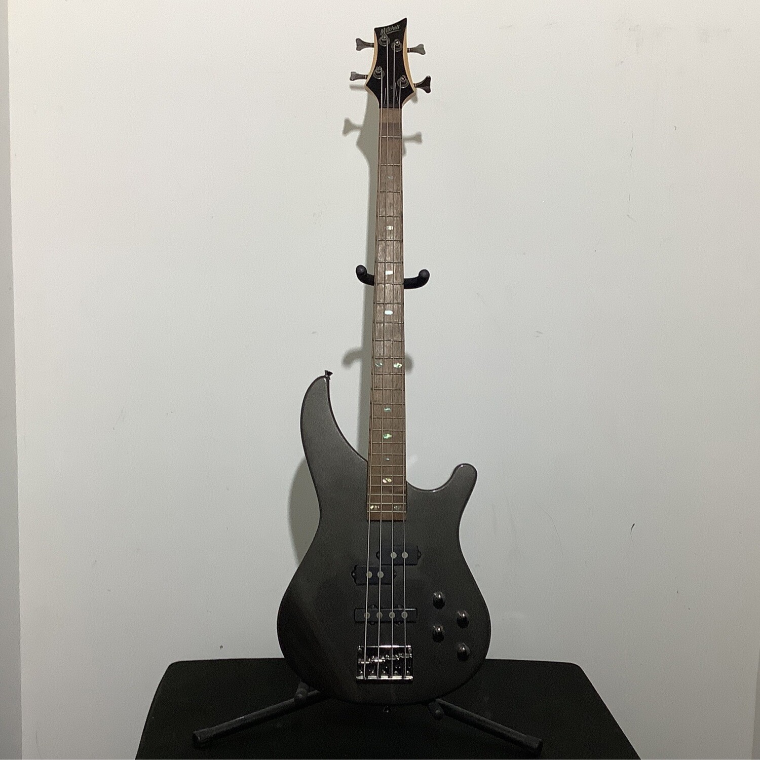 Mitchell MB200GM 4-String Bass Guitar