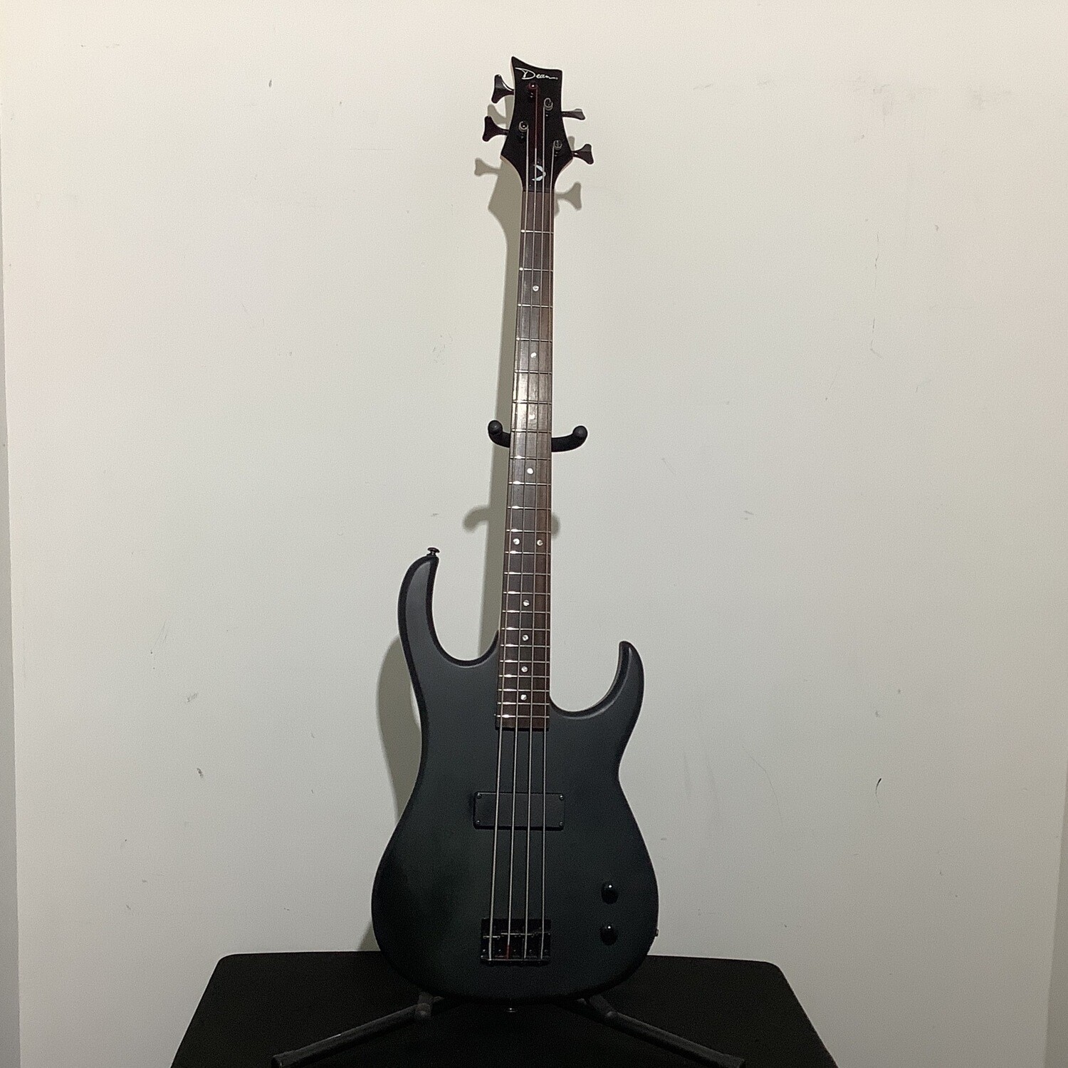Dean Edge 4-String Bass Guitar