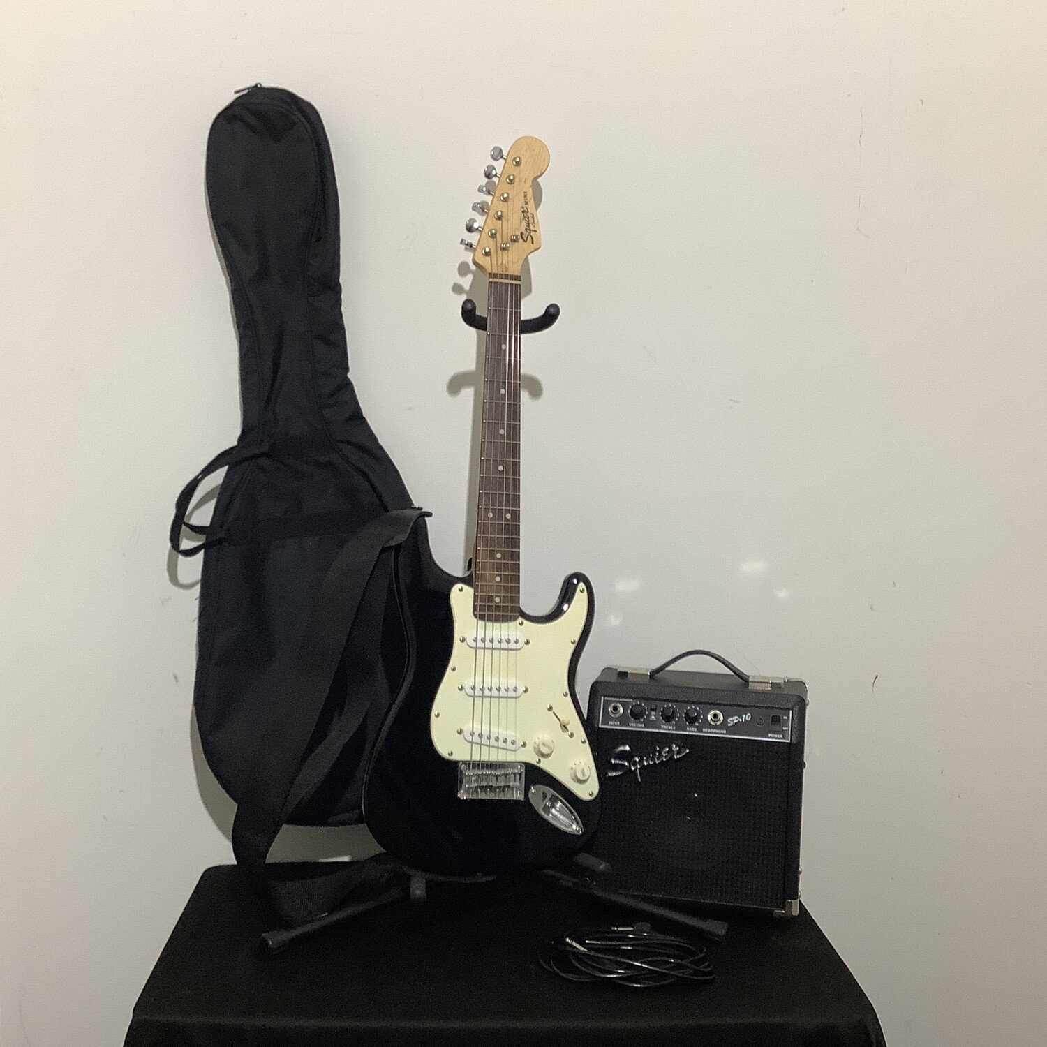 Fender Squire Mini Stratocaster W/Fender Squire SP-10 Guitar Amp & Bag