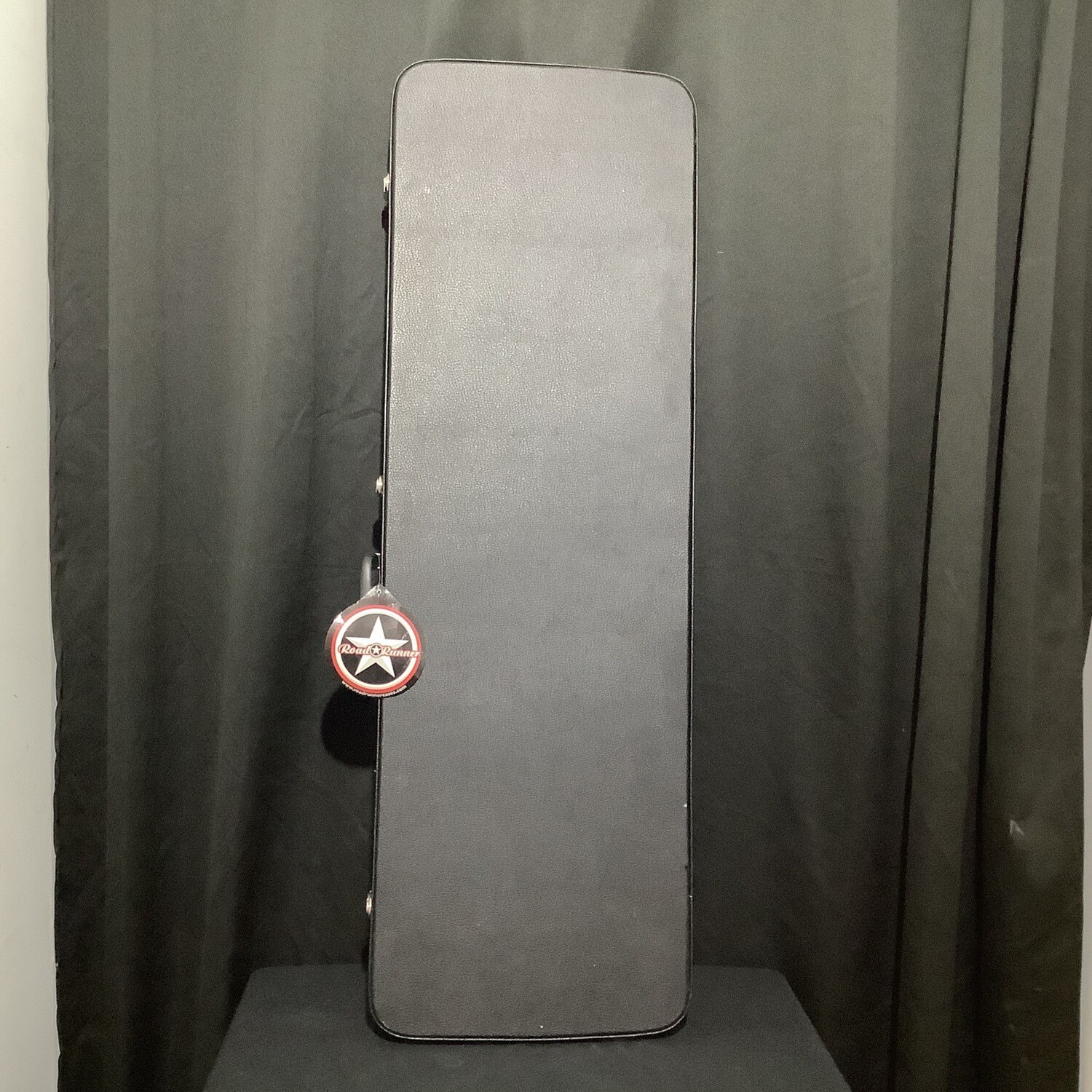 Roadrunner RRDWB DLX Hardshell Bass Guitar Case
