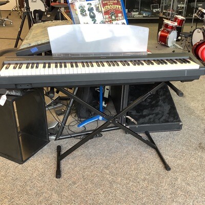 Yamaha Digital Piano P-85 (Weighted Keys) W/Stand
