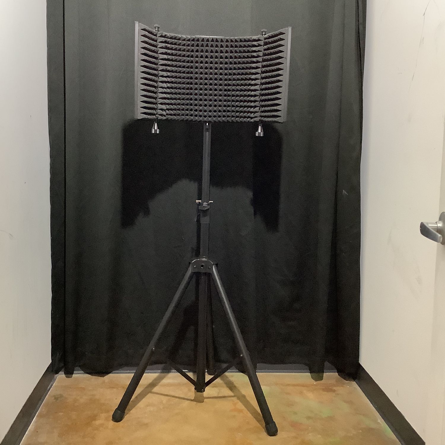 Microphone Foam Isolation Shield W/Stand