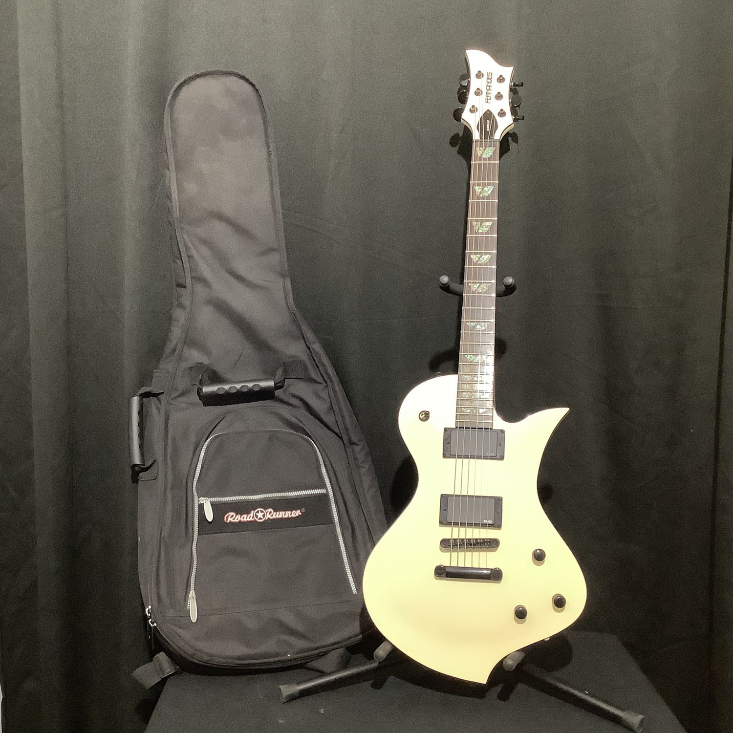 2011 Fernandes Ravelle Guitar W/Road Runner Bag