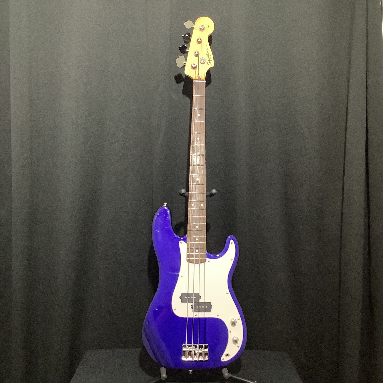 Squire by Fender Affinity P Bass Guitar