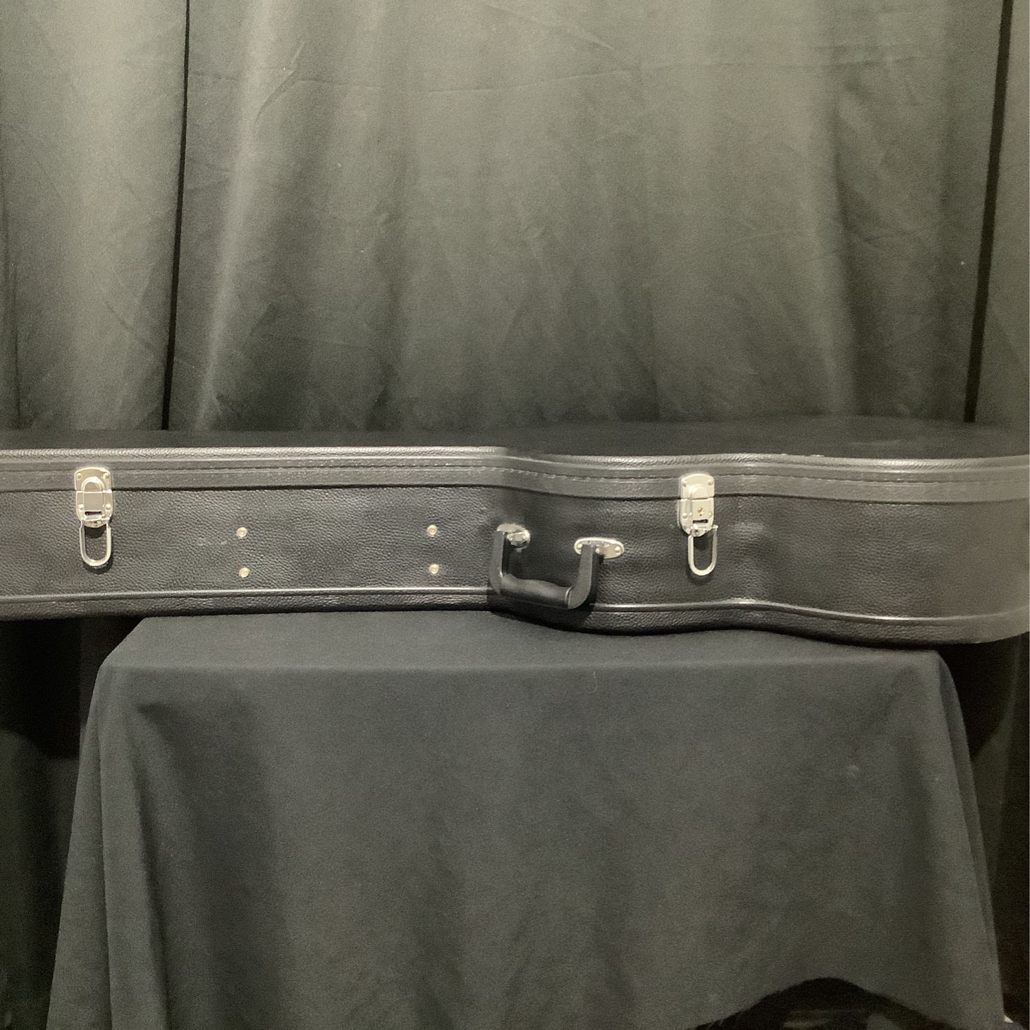 No Name Jumbo Acoustic Guitar Case