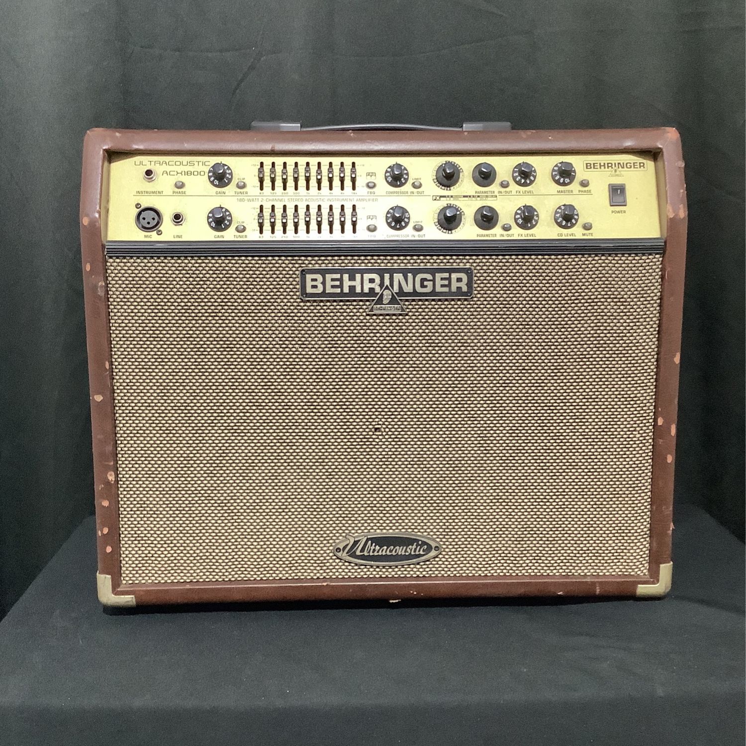 Behringer Ultracoustic ACX1800 Guitar Amp