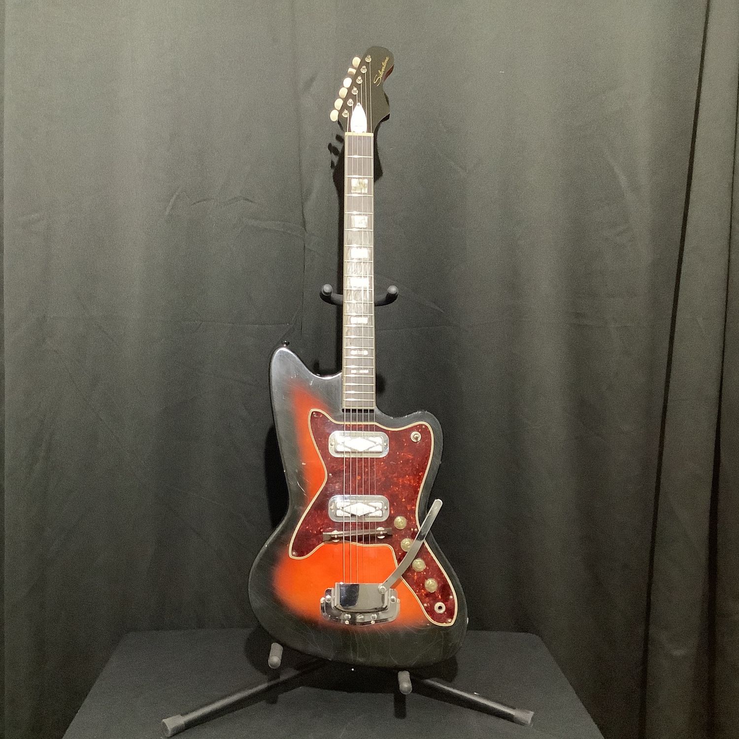 Silvertone 1478 Silhouette 1967 Red Electric Guitar